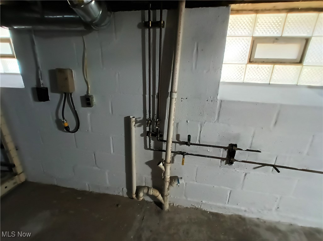 Elworthy-Helwick Companys Del - Residential