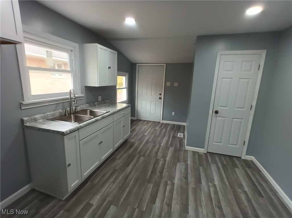 Elworthy-Helwick Companys Del - Residential