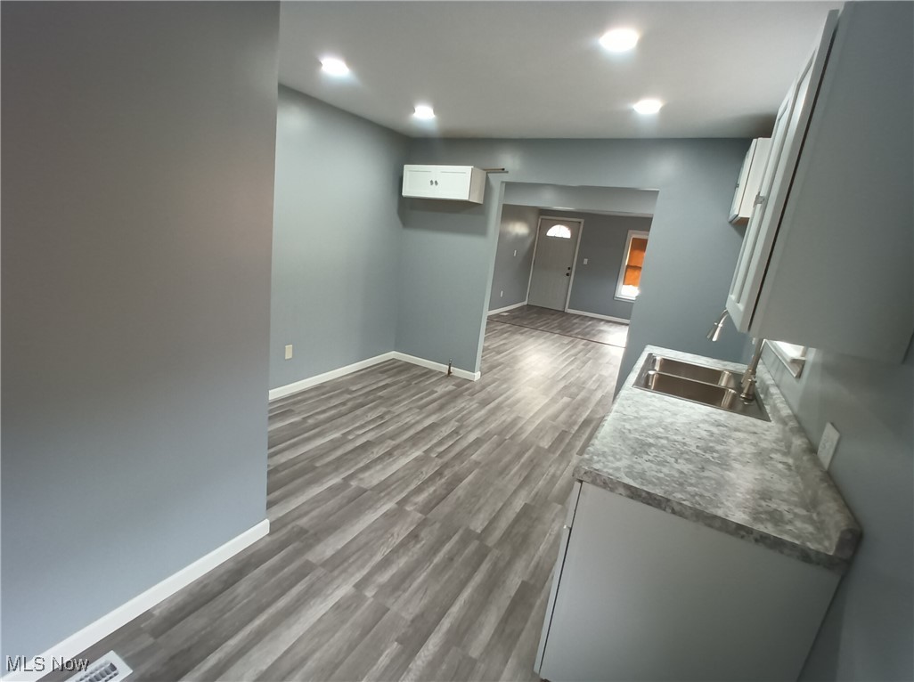 Elworthy-Helwick Companys Del - Residential