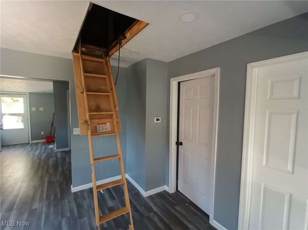 Elworthy-Helwick Companys Del - Residential