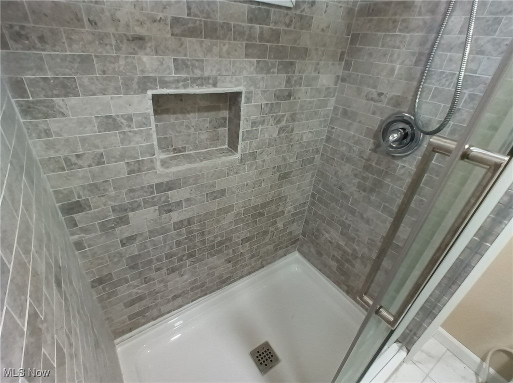 Elworthy-Helwick Companys Del - Residential