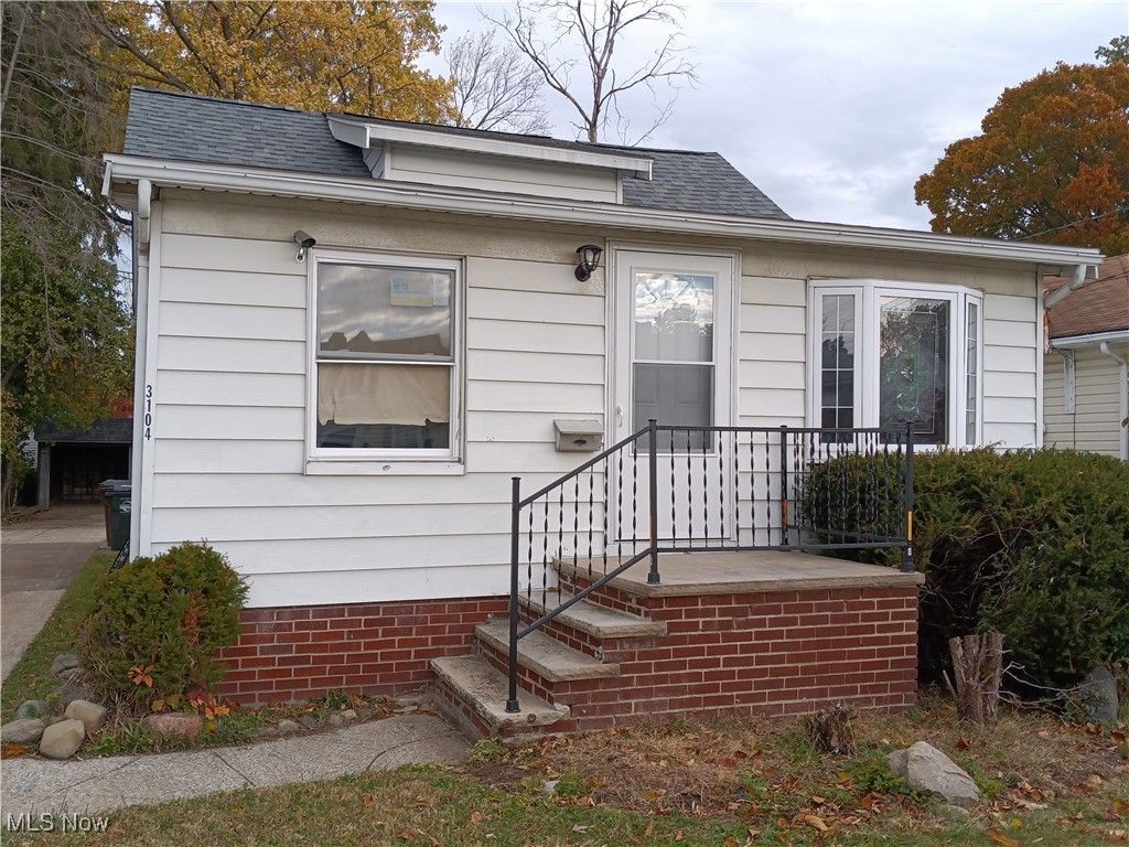 Photo of 3104 Liggett Drive, Parma, OH 44134 (MLS # 5169142)