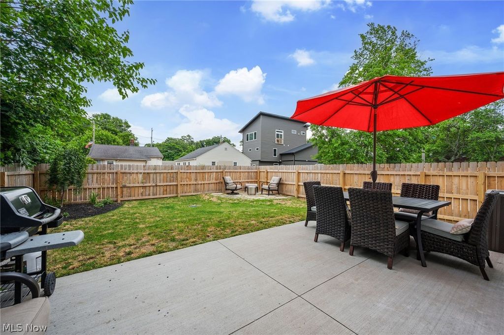 Photo of 1133 Hayes Avenue, Willoughby, OH 44094 (MLS # 5222234)