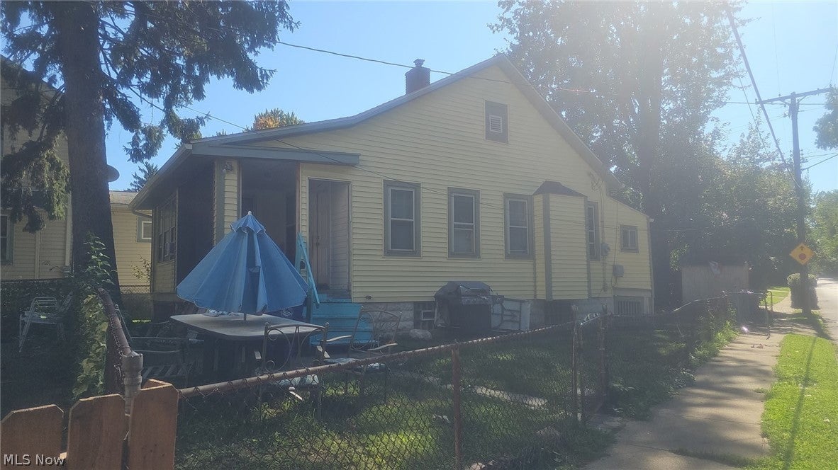 1294 W 93rd Street W