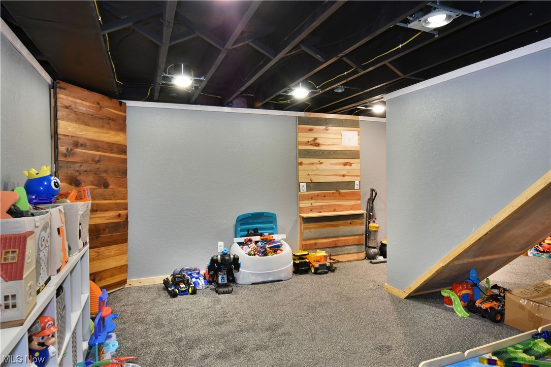 Village/Canfield - Residential