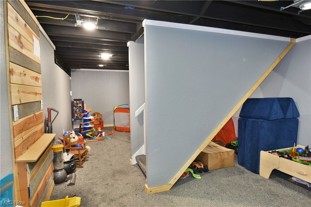 Village/Canfield - Residential