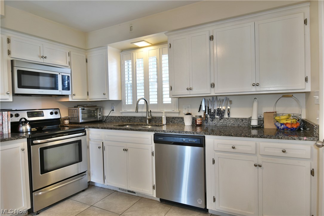 Village/Canfield - Residential