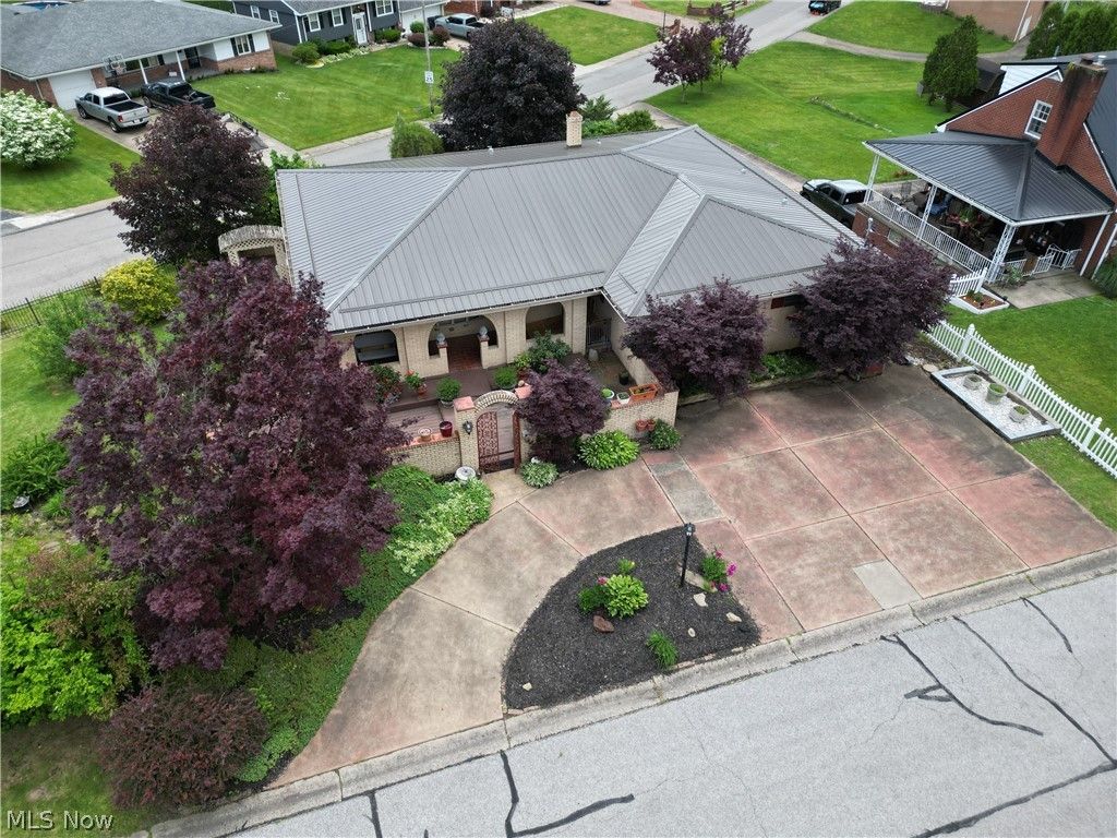 Photo of 408 Garfield Avenue, Steubenville, OH 43952 (MLS # 5207635)