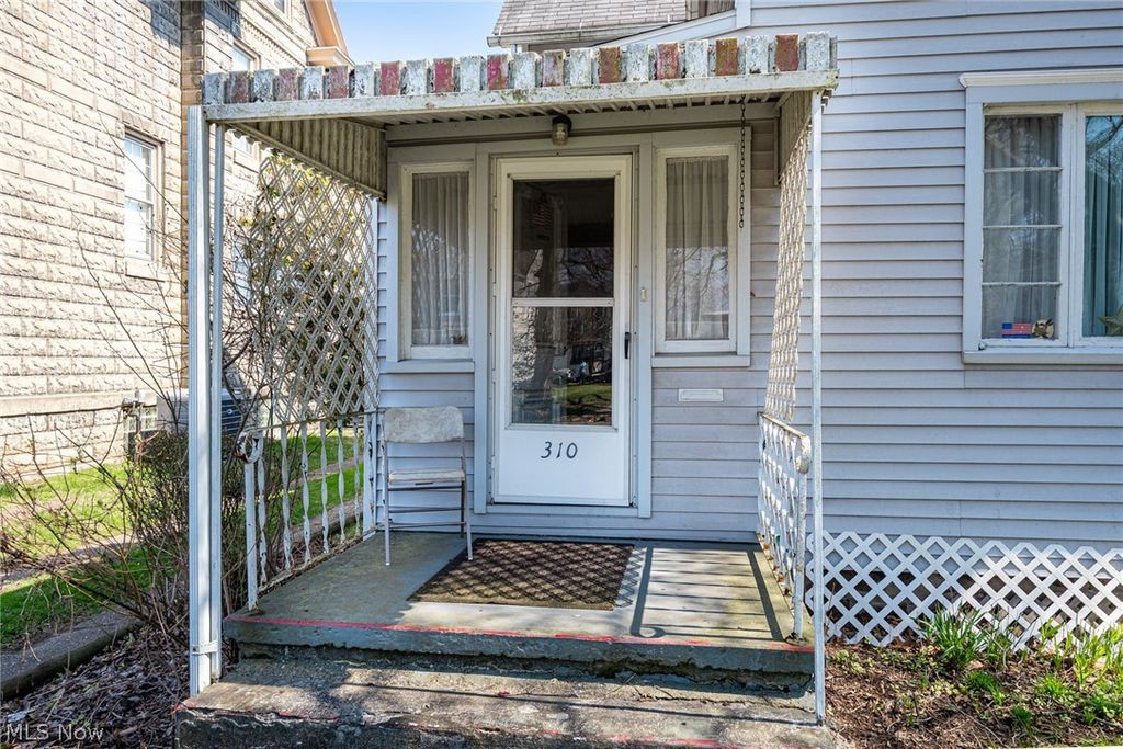 Photo of 310 S 4th Street, Coshocton, OH 43812 (MLS # 5195256)