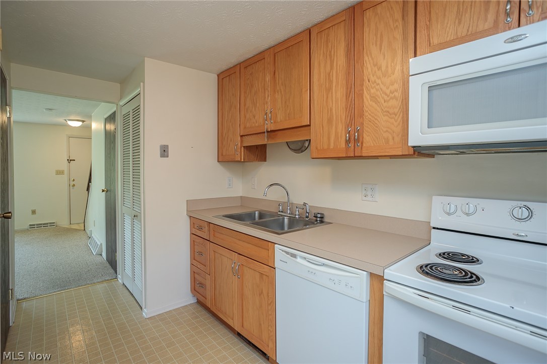 Huntington Park Condo - Residential