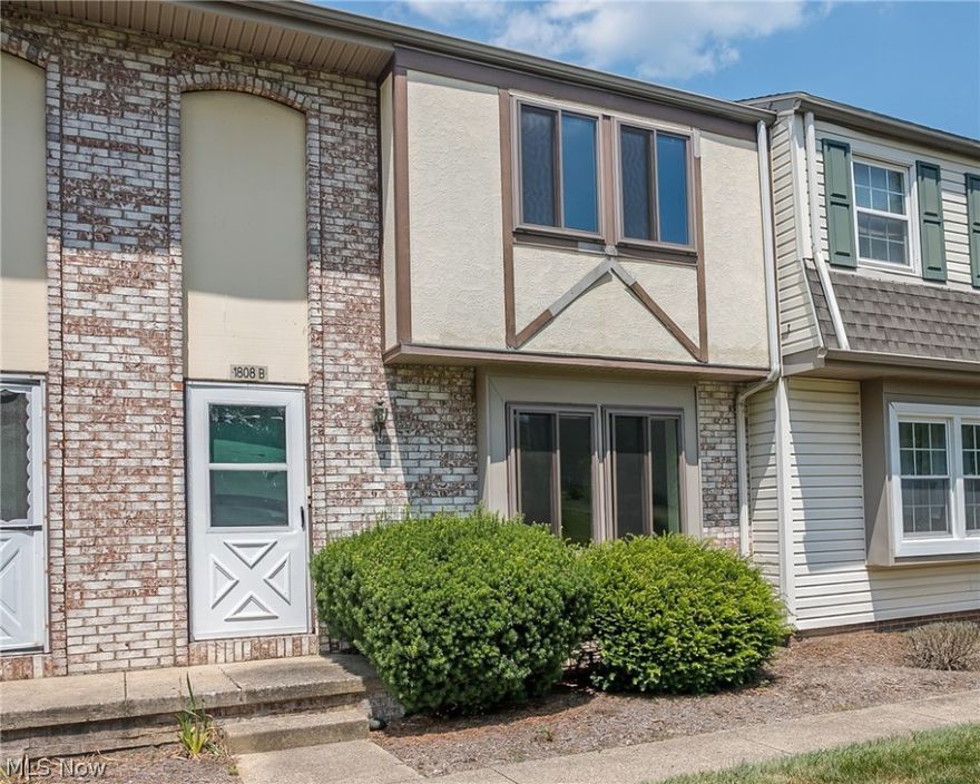 A remarkable 3 bedroom, 1.5 bath townhouse/condo in Stow.  This wonderful unit has a private patio area and a garage.  The updated kitchen features all of the appliances, and soft close cabinets.  A rec room/family room is in the finished basement.  With large bedrooms, a large living room, and a dining room, this unit is very spacious with over 1600 sq ft of total living area.  Huntington Park offers tennis courts, a fishing pond, and a pool is available.