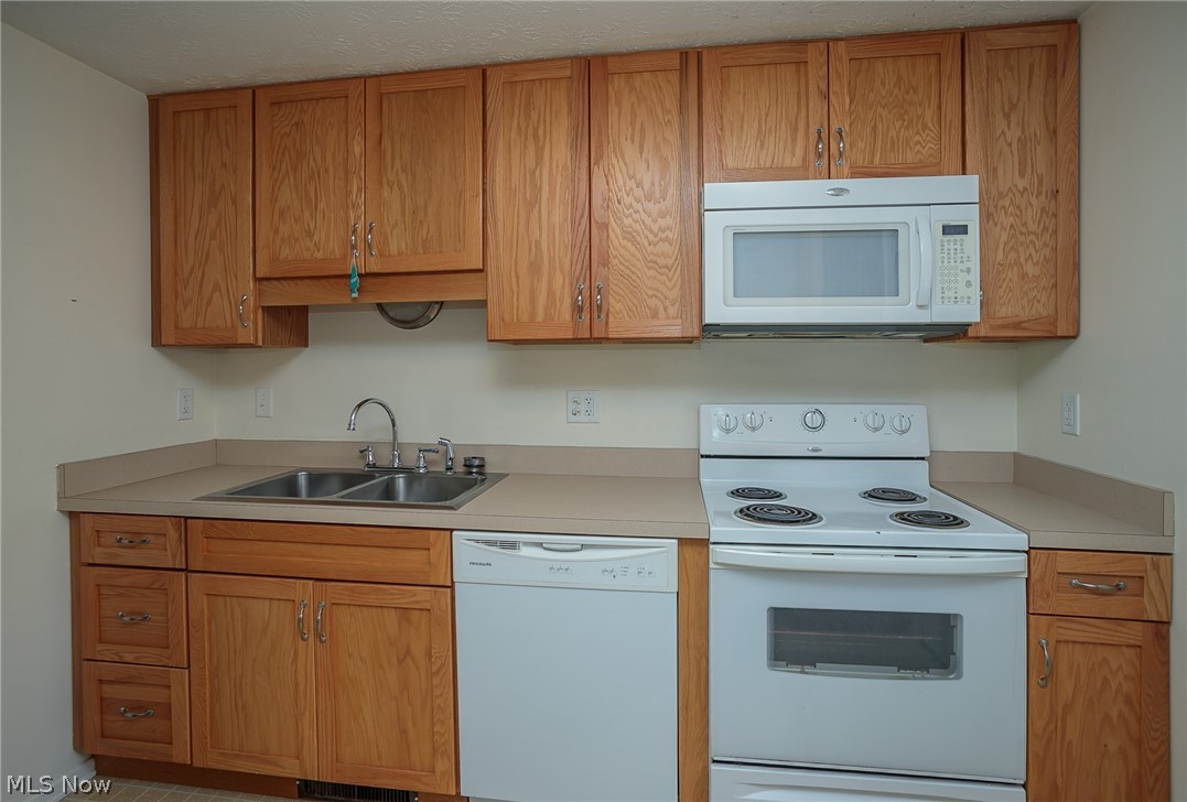 Huntington Park Condo - Residential