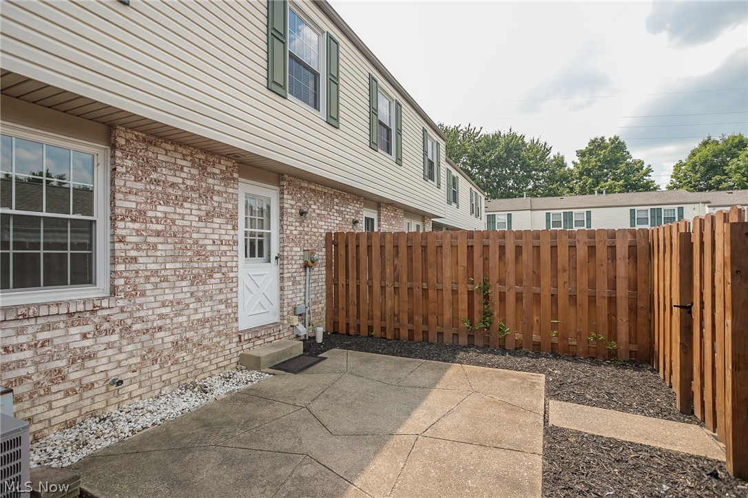 Huntington Park Condo - Residential