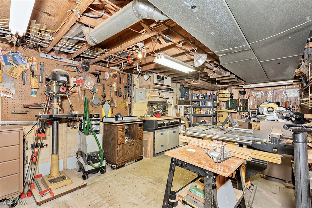 Mentor, Ohio 44060, United States, 4 Bedrooms Bedrooms, ,3 BathroomsBathrooms,Residential,Active,198502