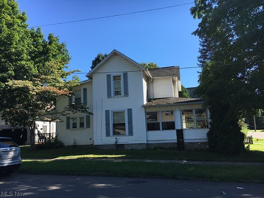 Sells on location:  Monday – September 19, 2016 – 6:00 PM
Two-Story Home with Detached Carriage House Garage
TERMS ON REAL ESTATE: 10% down auction day, balance due at closing. Buyer's premium of 10% to be added to the final bid to establish the purchase price. Any desired inspections must be made prior to bidding. All information contained herein was derived from sources believed to be correct. Information is believed to be accurate but not guaranteed.