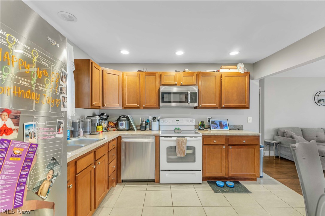 Pearl E Walker Sub - Residential Income