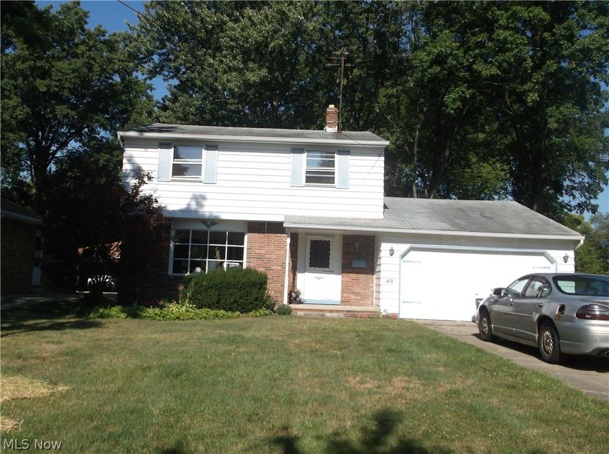 Great opportunity on this 1,644 colonial nestled on a quiet cul-de-sac. Beautiful backyard. Easy to show. Estate! Sold "As Is"