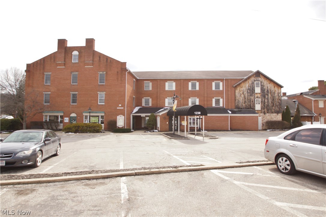 1349 sf of office space for lease on the second floor in the same complex as Liberty Commons. Close to amenities. Receptionist and waiting areas, six offices and room with sink. Elevator. Sprinkler system. Landlord pays all utilities, taxes, landscaping, snow plowing and maintenance of common areas. Shared common space and rest rooms. Plenty of parking.