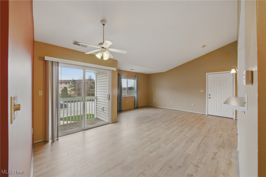 1477 Buckingham Gate Boulevard #E, Cuyahoga Falls, Ohio image 7