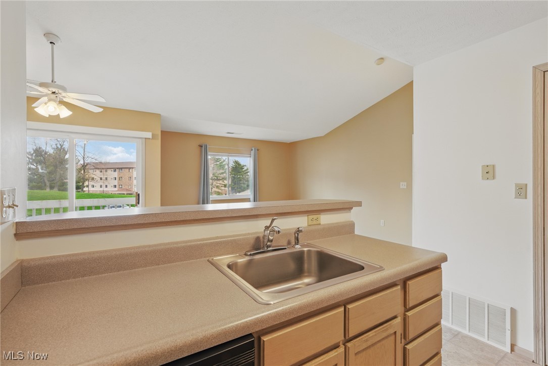 1477 Buckingham Gate Boulevard #E, Cuyahoga Falls, Ohio image 14