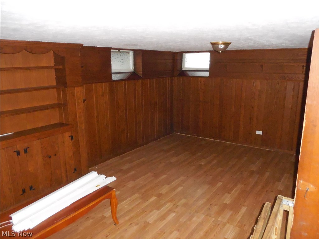 Carlton Crest - Residential Lease