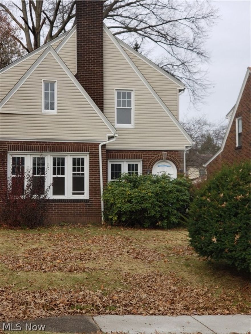 REO OWN PROPERTY SOLD AS-IS NEEDS TLC, PRICE TO SELL. WILL NOT BE ON THE MARKET LONG.