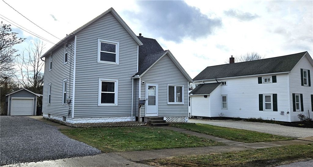 Photo of 189 Pine Street, Wadsworth, OH 44281 (MLS # 5180630)