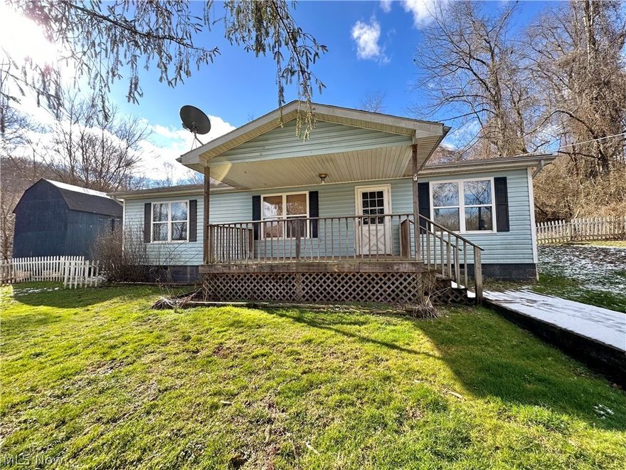 One level living with 3 bedrooms and 1 bath. Whether you're looking for investment property or a place to call home this might be the one you're looking for. Newer heating/cooling, fenced in yard, cozy fireplace, and a shed for extra storage. Enjoy sitting on the front porch with a view of Middle Island Creek. Located 30 minutes from Clarksburg and 20 minutes from Ellenboro. 
This home is priced to sell! All measurements are approximate.