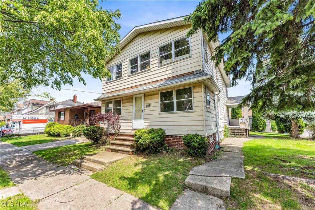 Photo of 19211 Shawnee Avenue #1/DN, Cleveland, OH 44119 (MLS # 5184570)