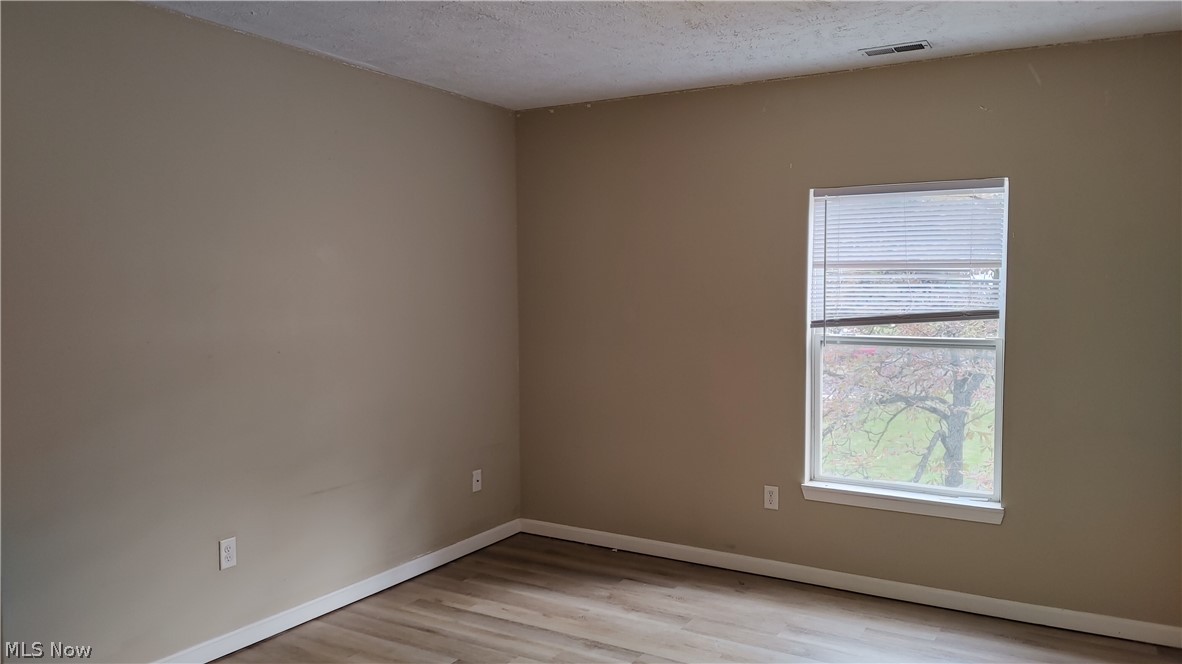 Voris - Residential Lease