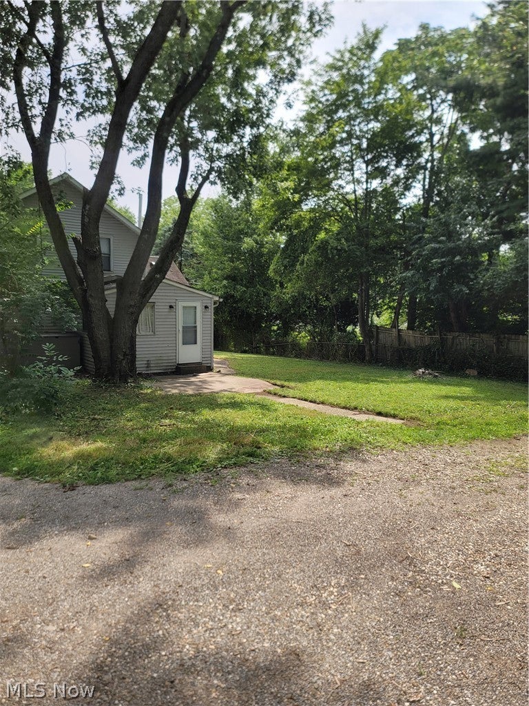 129 W Oak Street