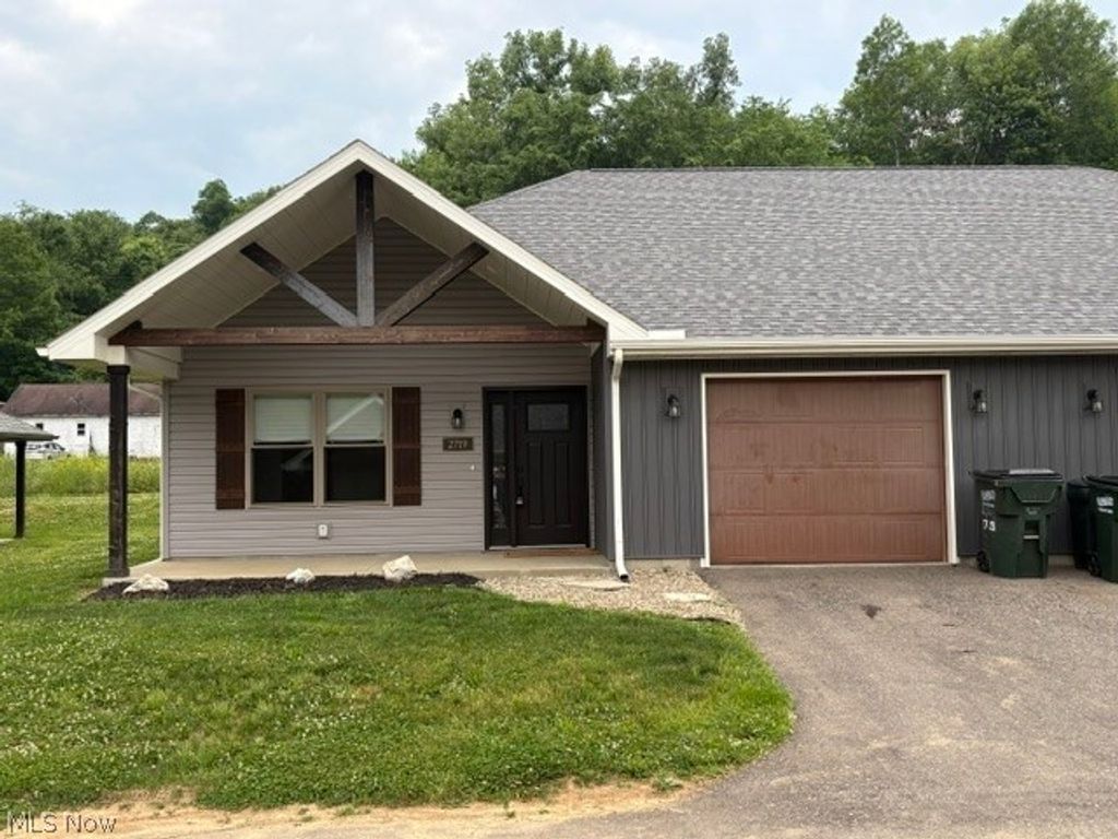 Photo of 2719 Barnhill Road SE, New Philadelphia, OH 44663 (MLS # 5217272)