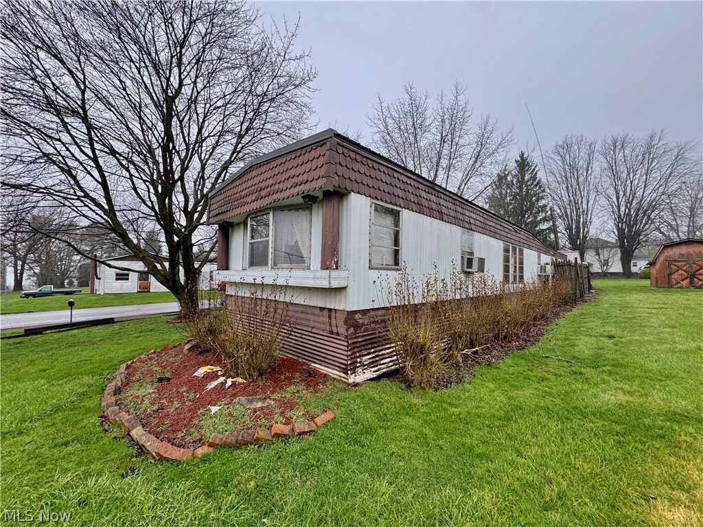 Photo of 726 Boyd Street NE, Masury, OH 44438 (MLS # 5197953)