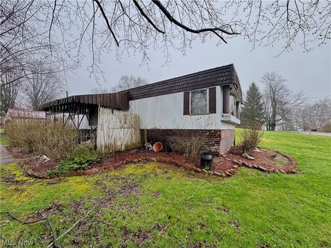 Homes For Sale - 726 Boyd Street<br/> Trumbull County, Masury, OH 44438