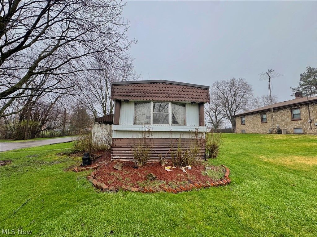 Photo of 726 Boyd Street NE, Masury, OH 44438 (MLS # 5197953)