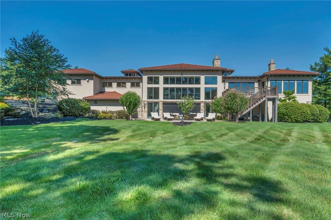 877 Pine Grove Circle