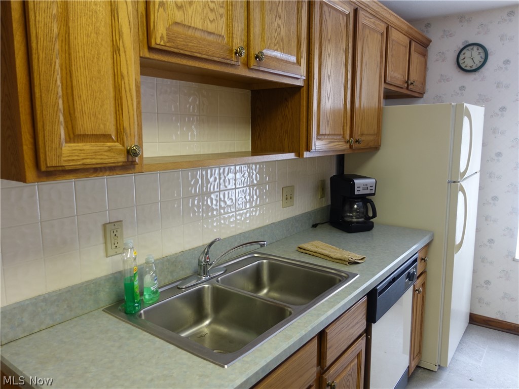 Silver Lake Towers - Residential