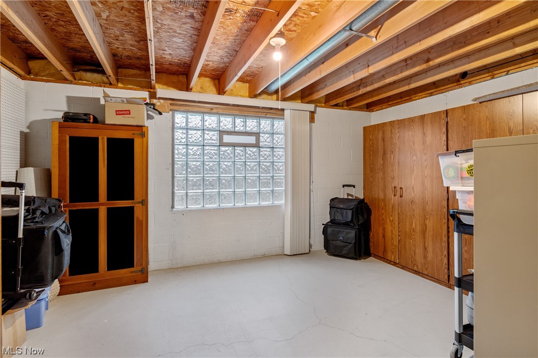 Villas At London Square - Residential