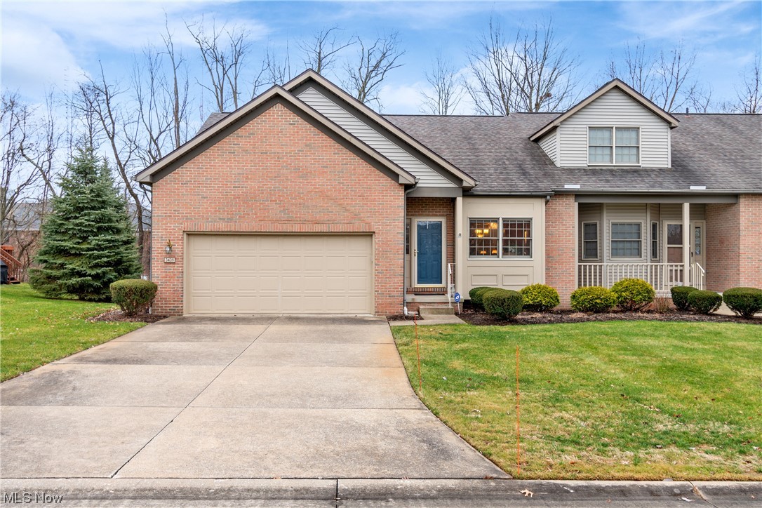 Villas At London Square - Residential