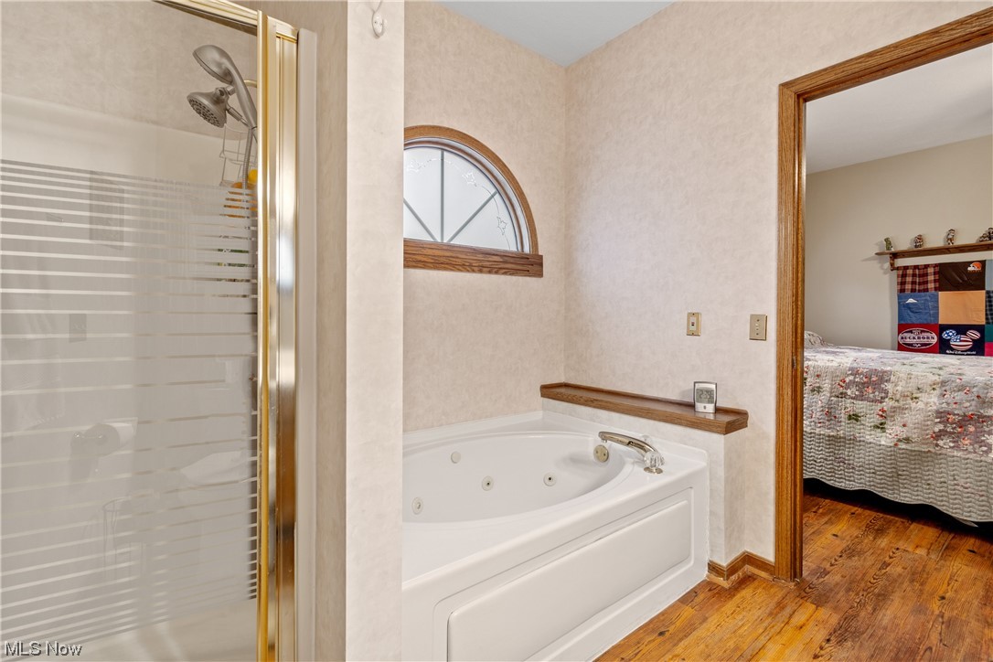 Villas At London Square - Residential