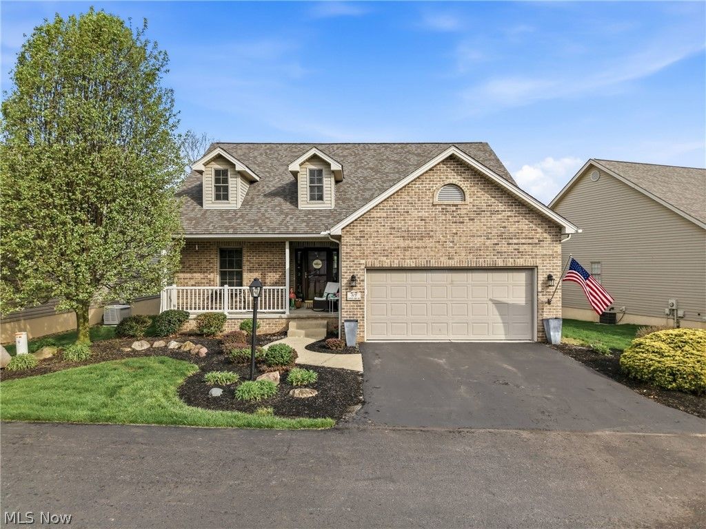 Photo of 57 Timber Lake Drive, Hubbard, OH 44425 (MLS # 5202307)