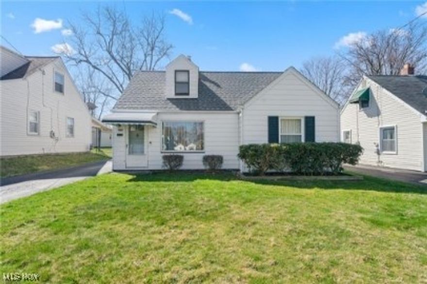 Brownlee Woods.  Charming 4-Bedroom Single Family Home with Fenced Yard & Garage – Available Now!
Welcome to your next home! This spacious and updated 4-bedroom, 1-bathroom single-family residence offers comfort, functionality, and plenty of room to spread out.
Step into a brand-new kitchen featuring a modern fridge, stove, and built-in microwave—perfect for home cooking and entertaining. The home also includes a convenient first floor laundry with new washer and newer dryer, making laundry a breeze.
Enjoy the backyard, ideal for kids, or weekend BBQs, along with a 1.5-car garage that provides ample storage and secure parking.

Located in a quiet, family-friendly neighborhood, this home is perfect for those seeking space, privacy, and the feel of a true home.