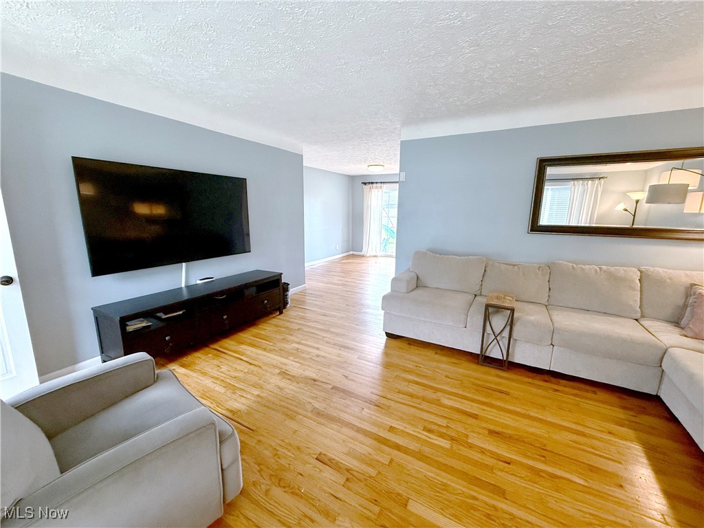 7224 Meadow Lane