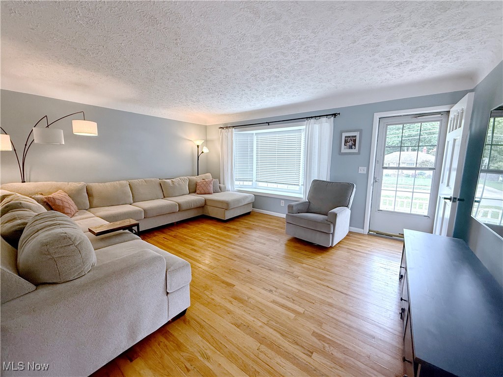 7224 Meadow Lane