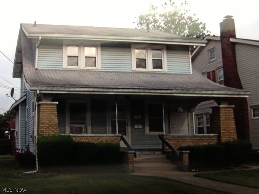 Home has been a great investment for seller but, after 20 years he says to sell.  Move in condition. All vinyl siding with newer windows, roof, & furnace. All new carpet thru out home.  Appliances stay.  Nice large size rooms.