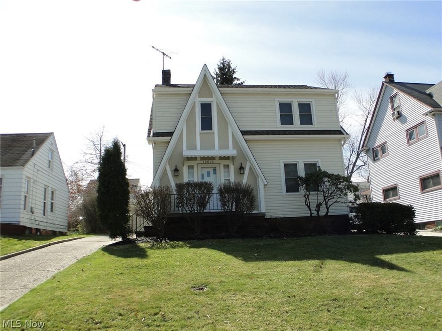 Are you looking for a Well-Maintained Home with tons of Curb Appeal and a fantastic interior layout? Look no further - This home has what you're looking for!!  New Vinyl Siding and New Roof!  Huge Living Room with fireplace * Formal Dining Room with built-in cabinets * Eat-in Kitchen with All Appliances Included * First Floor Laundry Room with Washer & Dryer Included * Full Unfinished Basement with glass block windows * Large 2+ Car Garage * 3 Bedrooms and 1.5 Baths.

Come check it out for yourself - You may just want to call this place "Home!" Great Buy for an Investor or a First Time Homebuyer!!