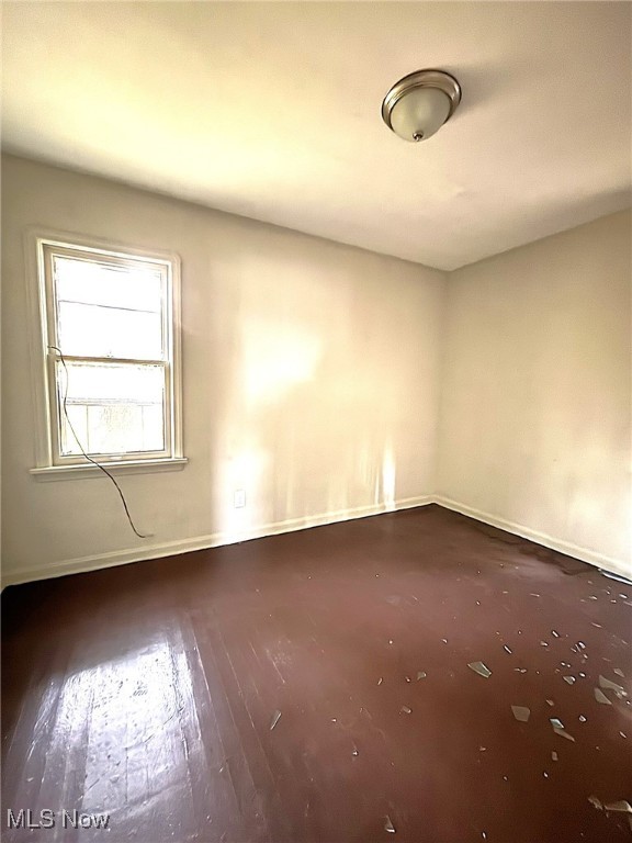 16015 S Lotus Street