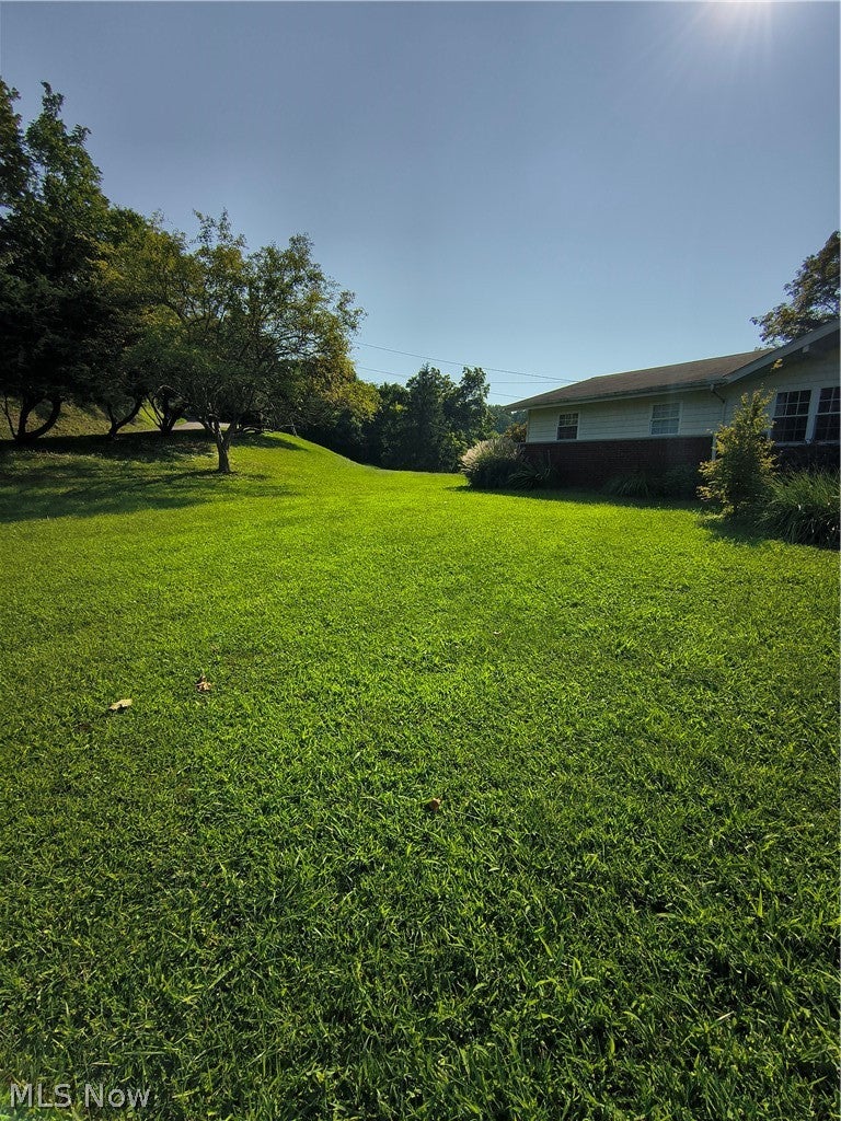 1380 Mount Tom Road