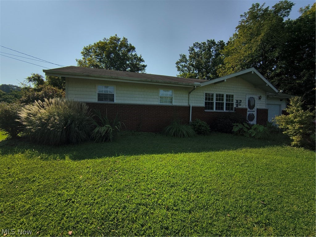 1380 Mount Tom Road