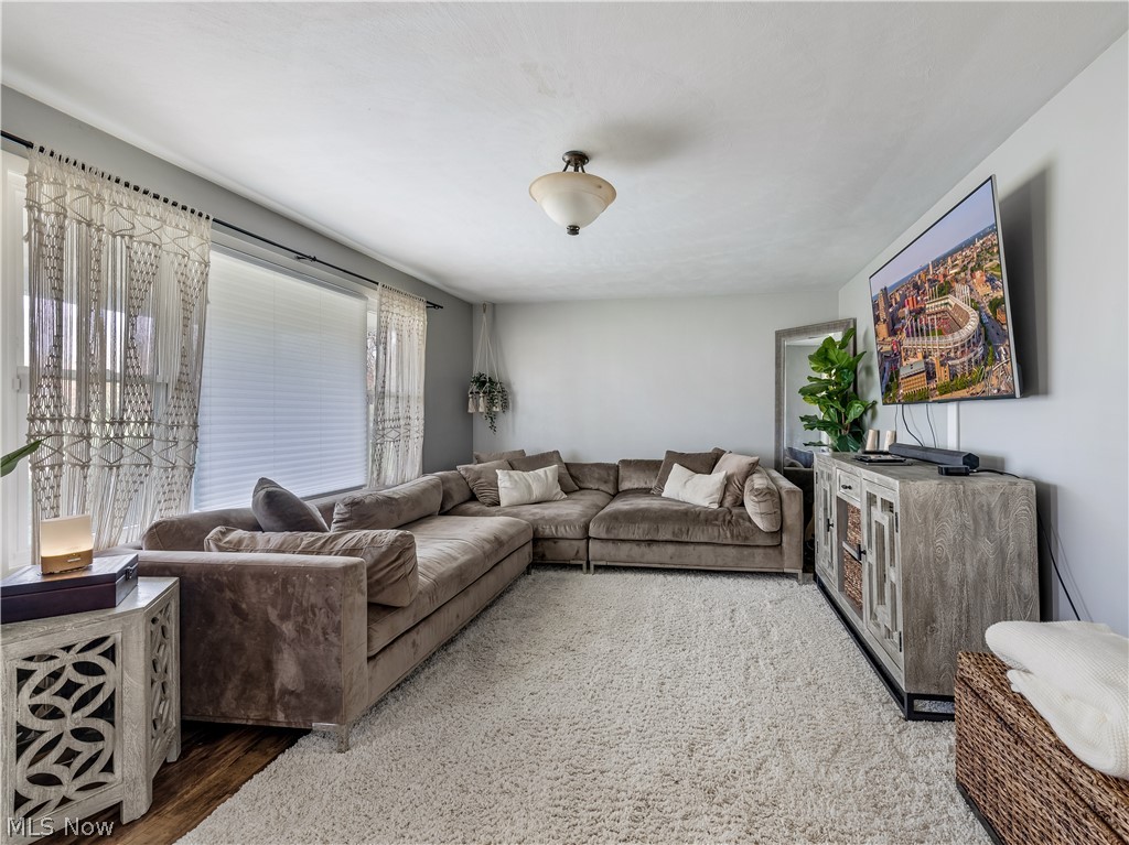 Knob Hill - Residential